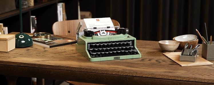 LEGO's New 2079-Piece Typewriter Set Features Real Keys and a Moving Carriage