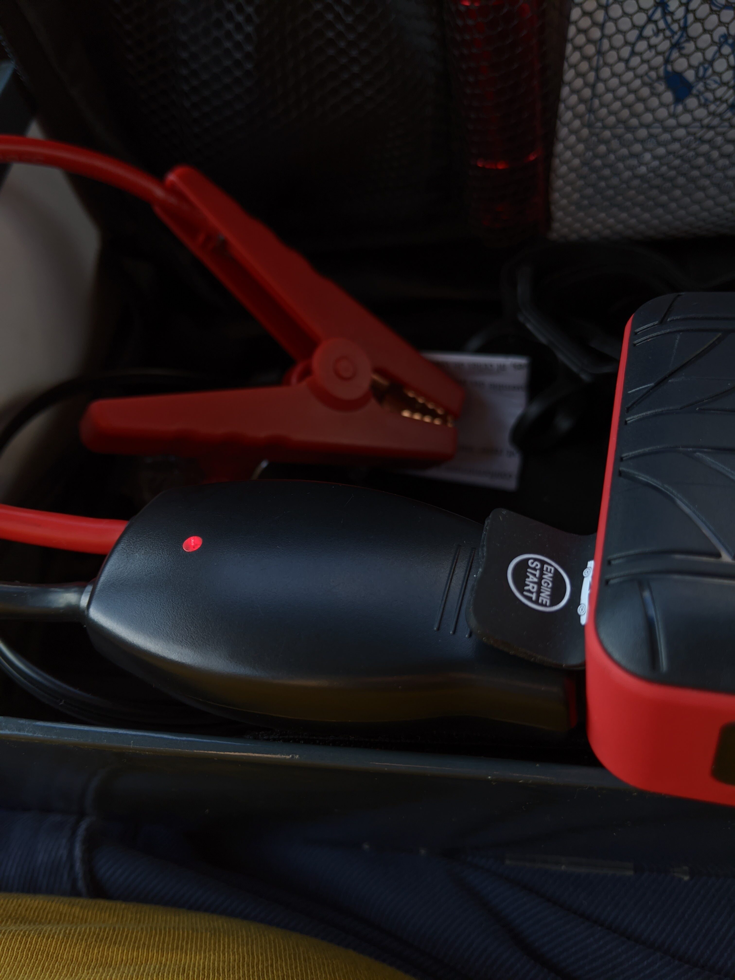 [Canadian Tire] Car jumpstart booster battery + Safety kit for 70