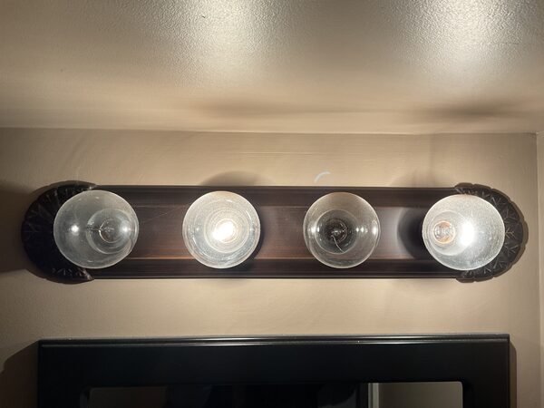 How to remove this bathroom vanity light fixture? - RedFlagDeals.com Forums