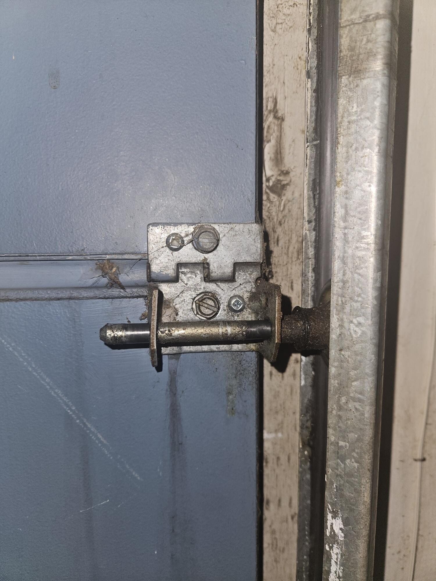 Garage Door Hinges at Edwin Snider blog